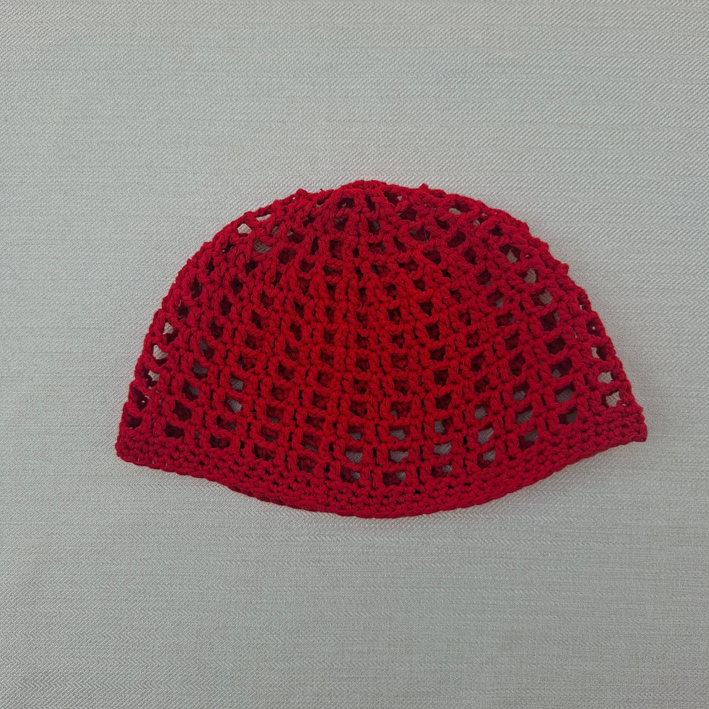 Knitted beanie - red