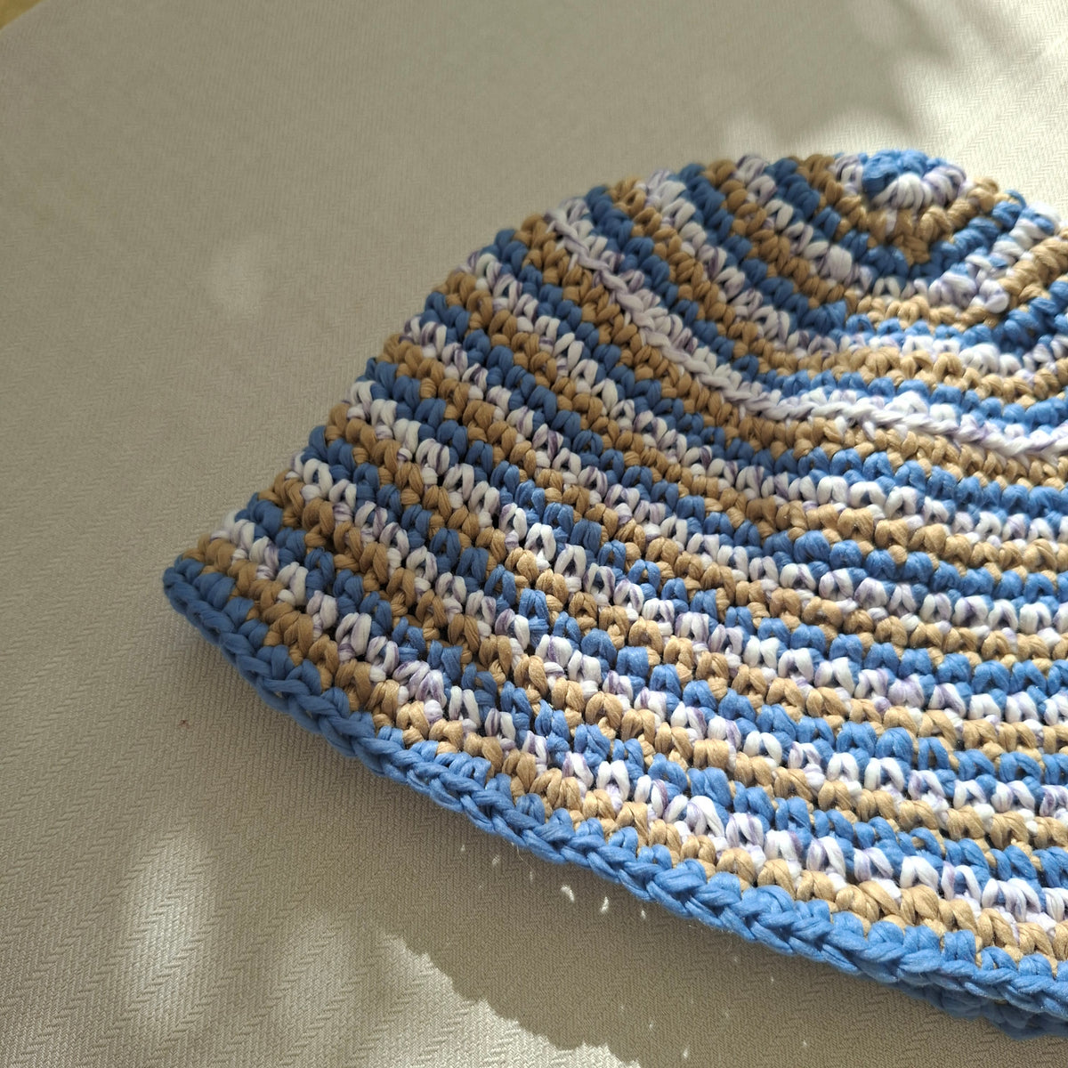 Striped raffia bob hat