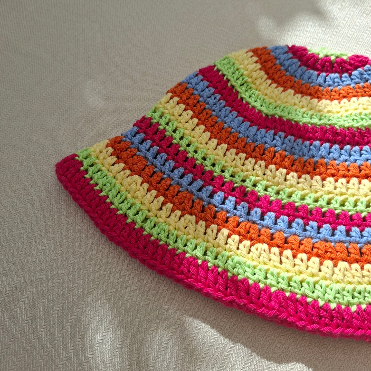 Modèle Crochet Bob rayé multicolore – Patron PDF Chapeau d'Été Crochet