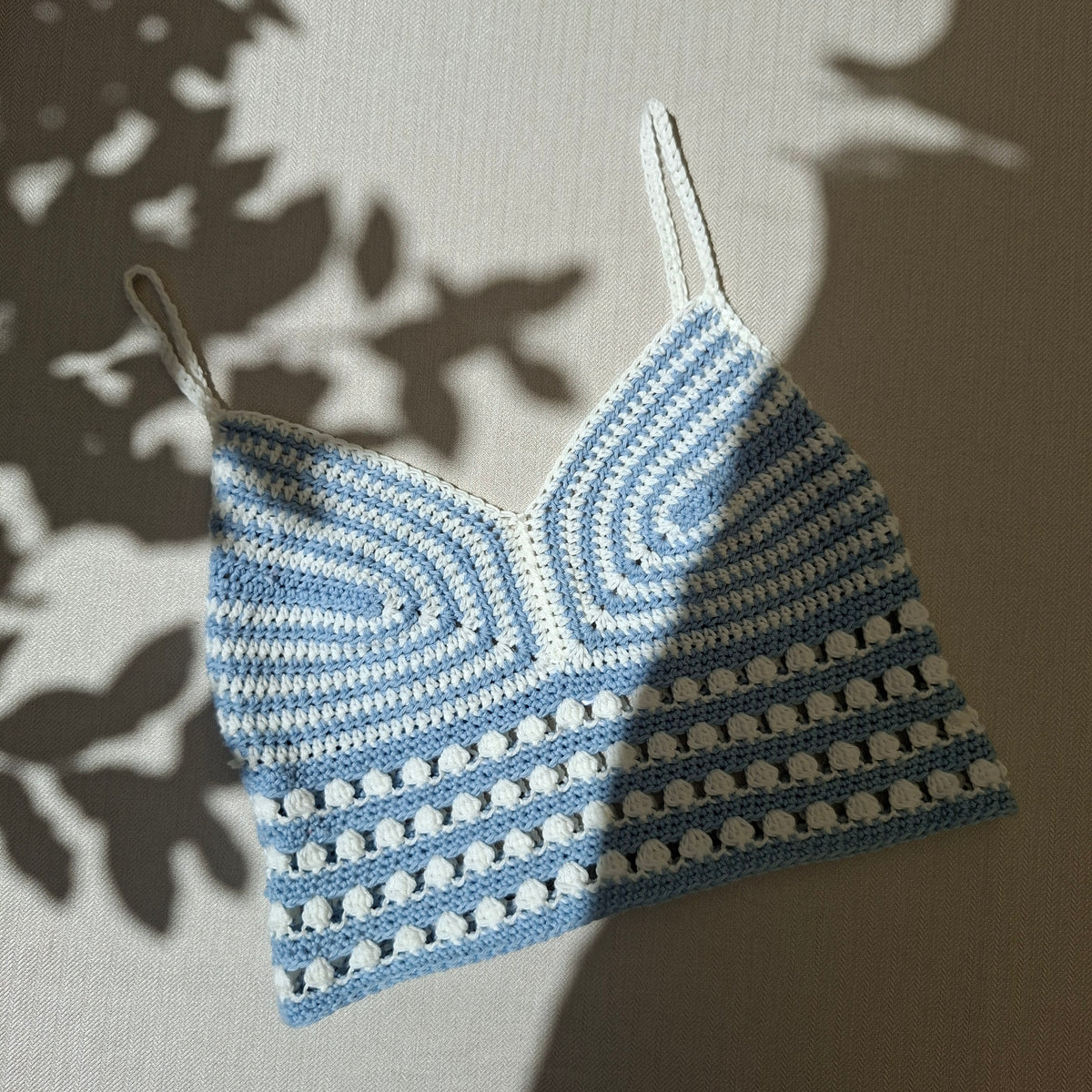 Top court rayé en crochet