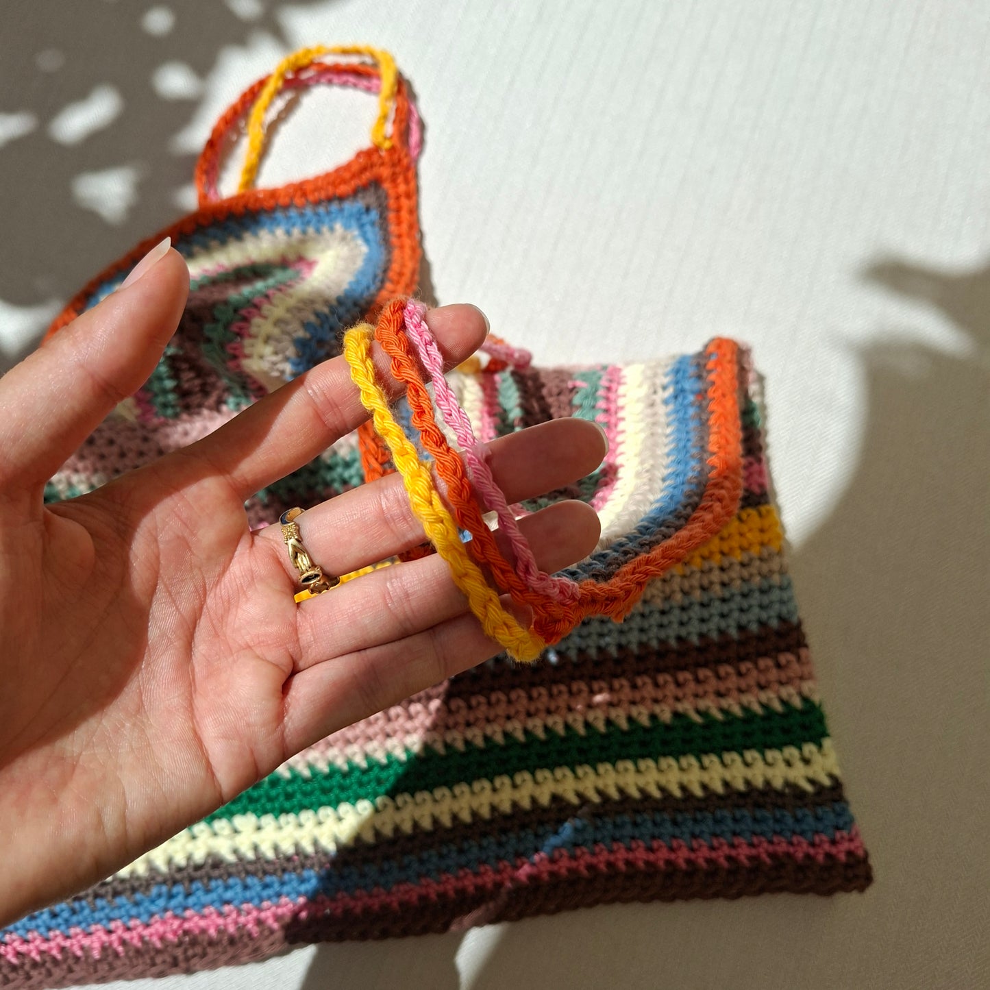 Débardeur rayé multicolore en crochet