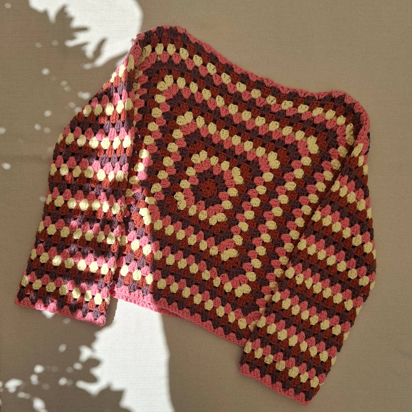 Long-sleeved top in granny squares