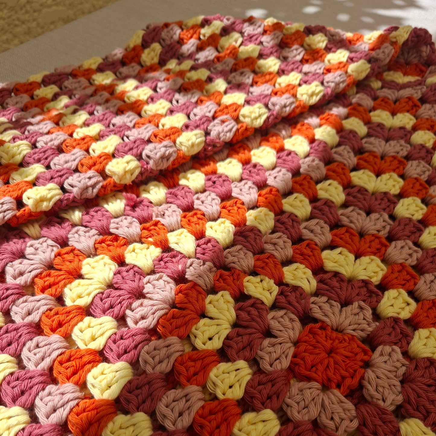 Haut manches longues en granny squares