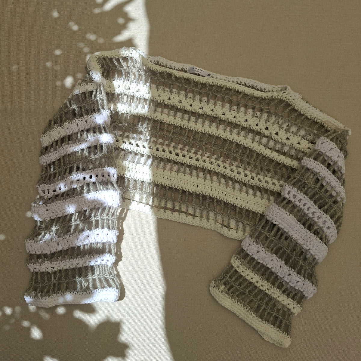 Haut en maille filet en crochet