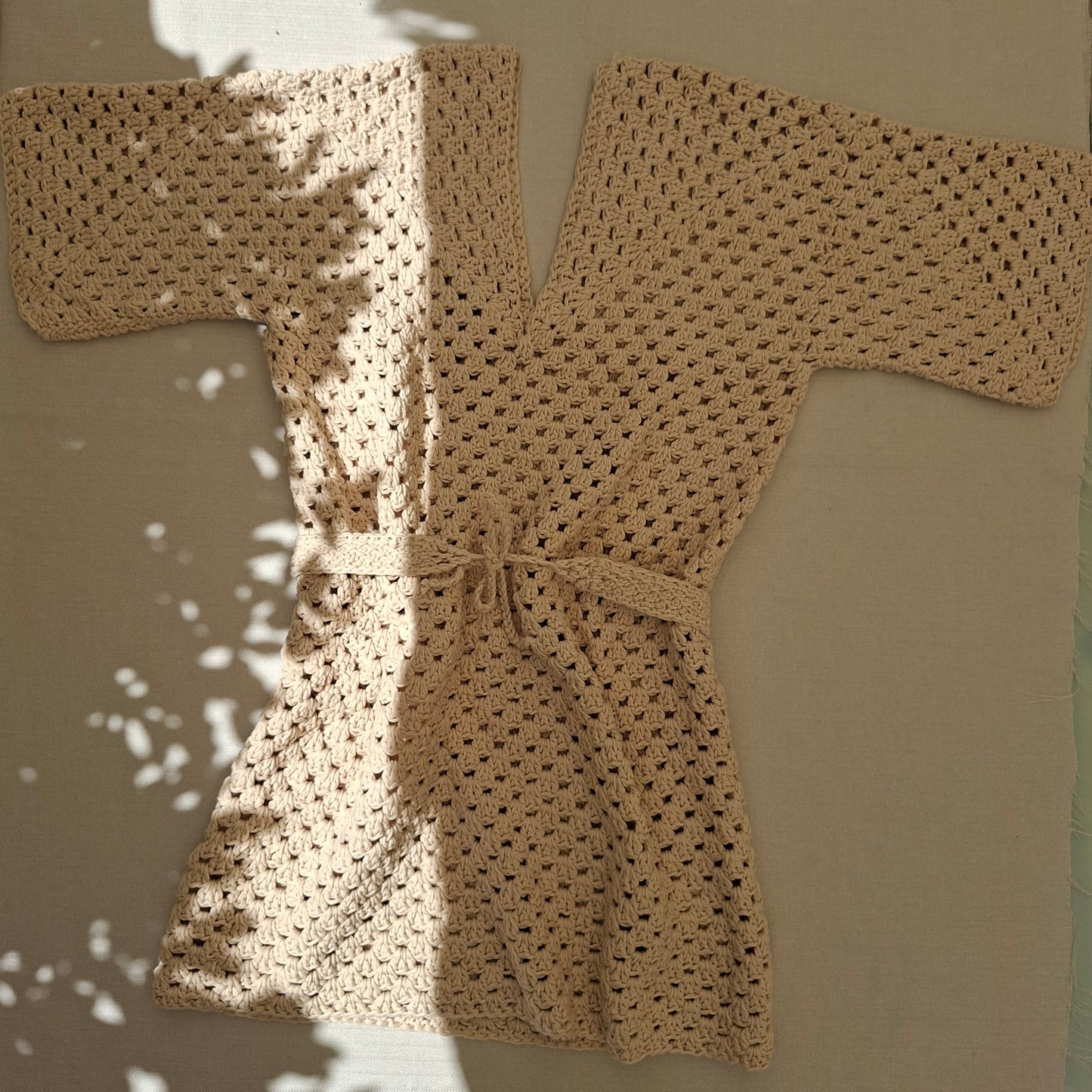 Robe d'été bohème beige en crochet