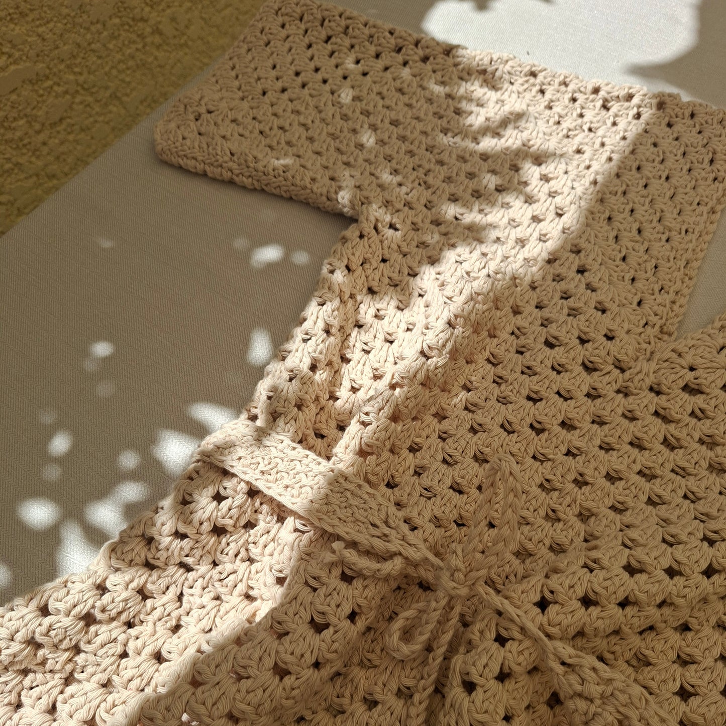 Robe d'été bohème beige en crochet