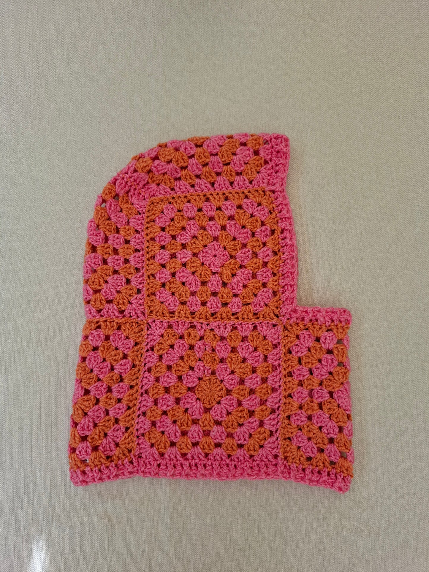 Cagoule en granny squares multicolores