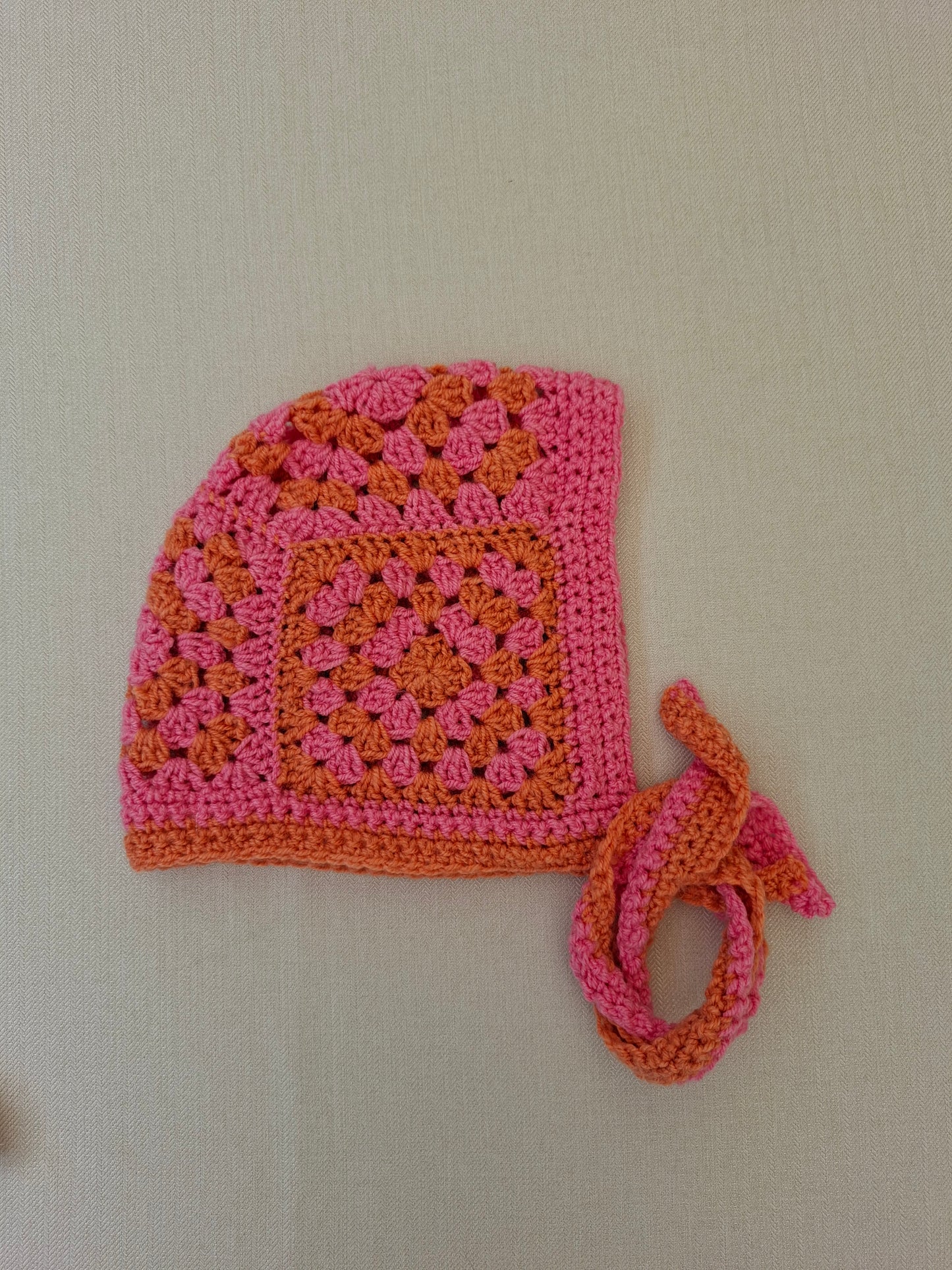 Cagoule à nouer en granny squares