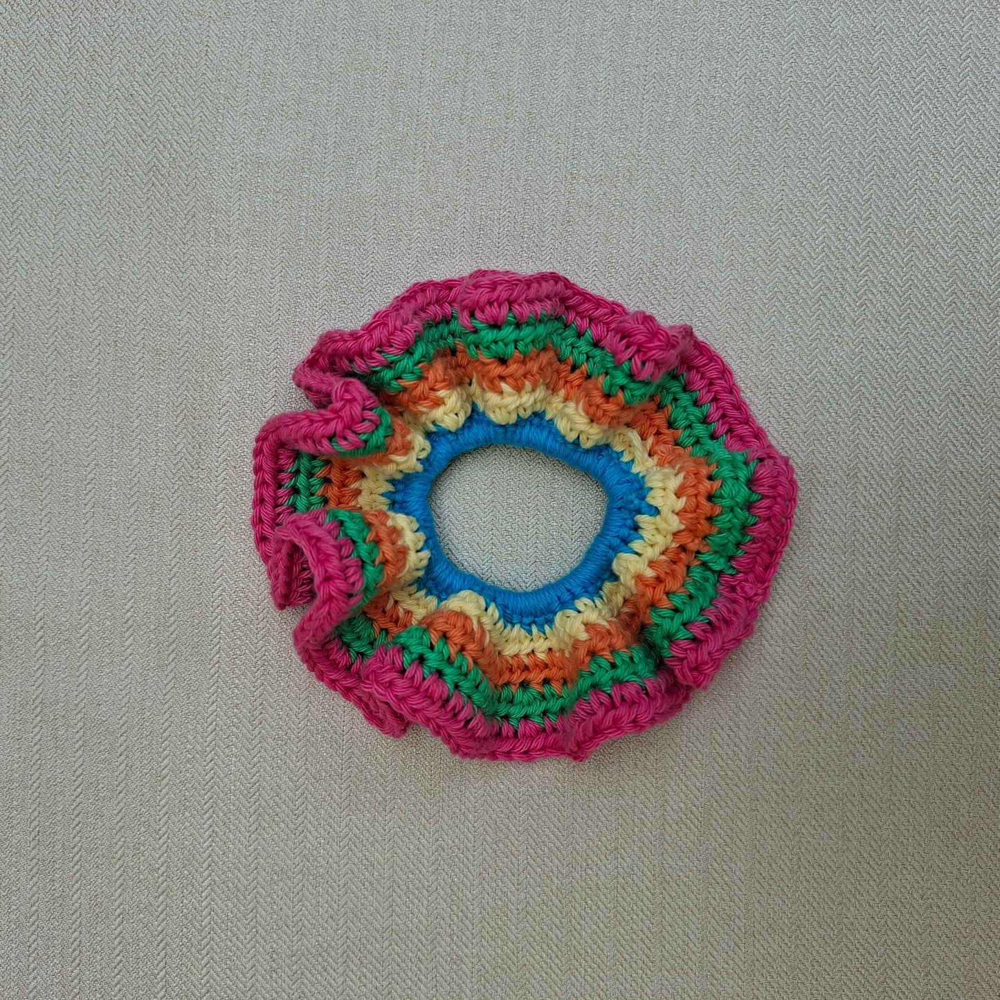 Chouchou multicolore en crochet