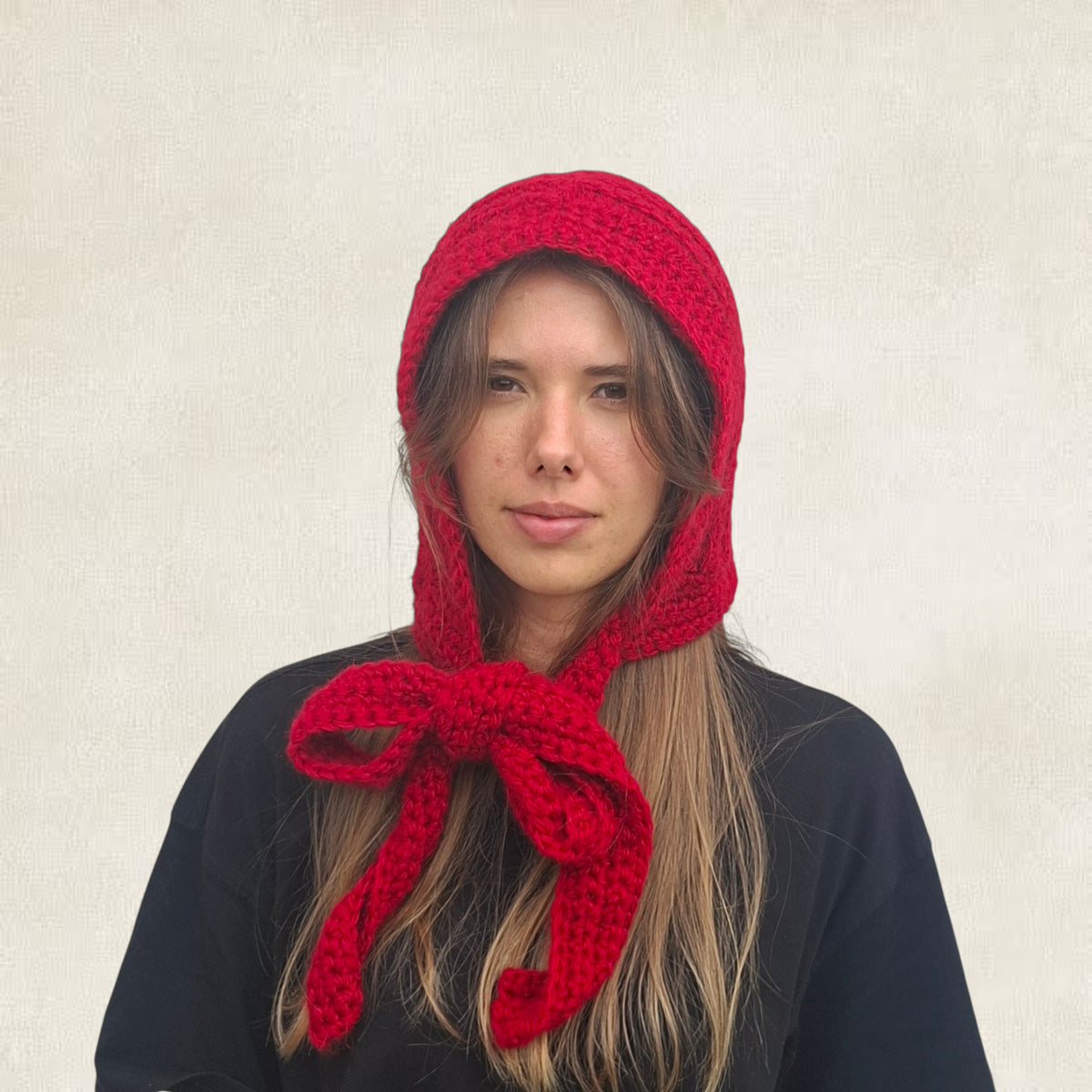 Cagoule à nouer rouge en crochet