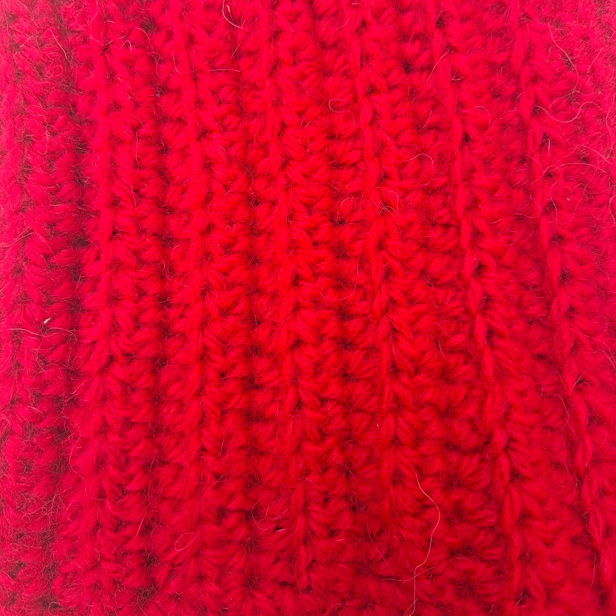 Cagoule à nouer rouge en crochet