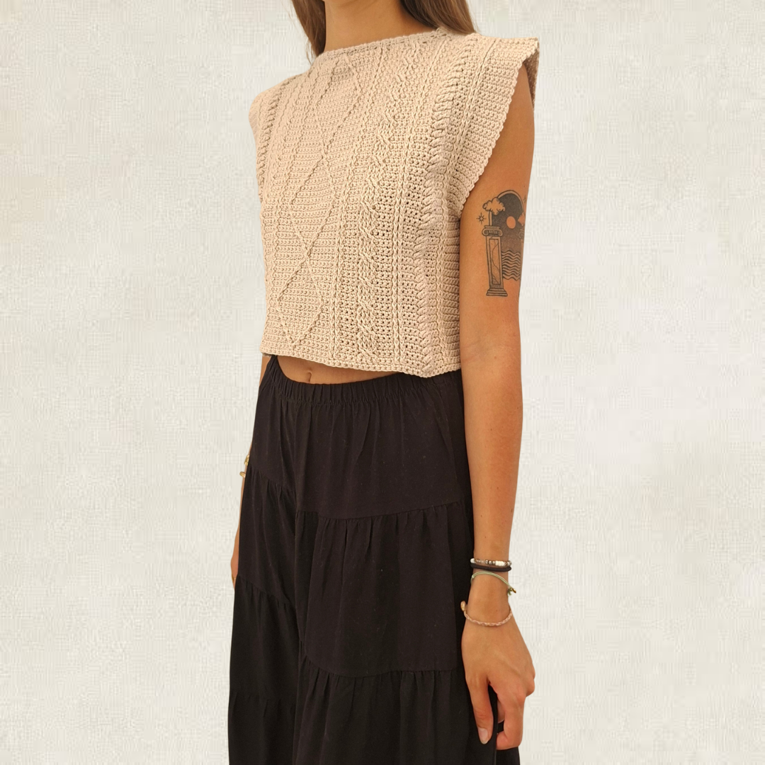 Top beige torsadé en crochet