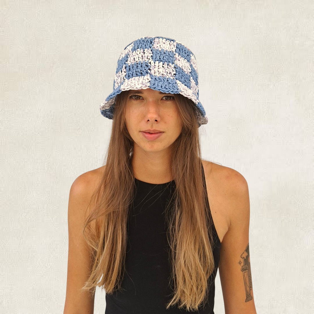 Checkered raffia bucket hat