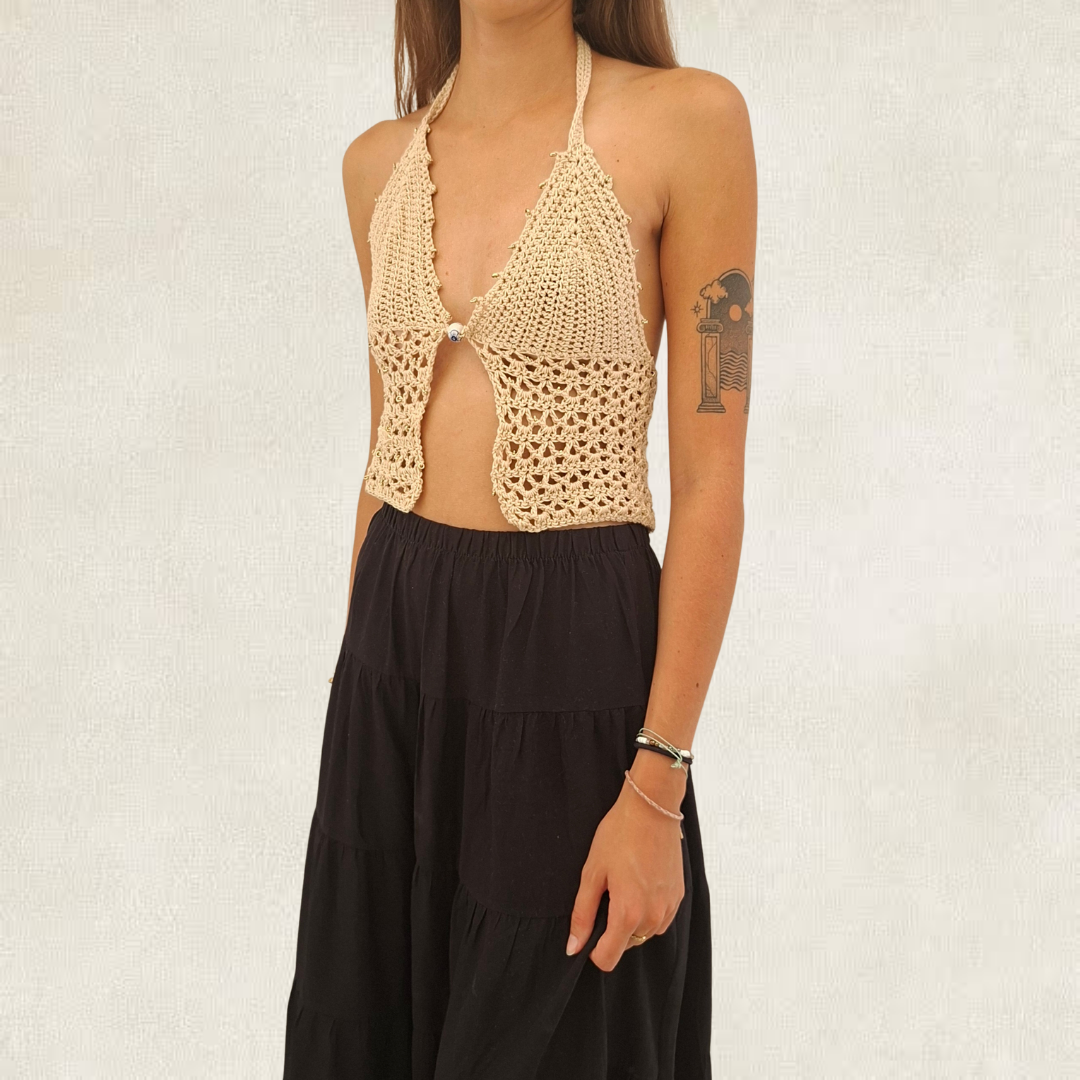 Top court beige en crochet & perles