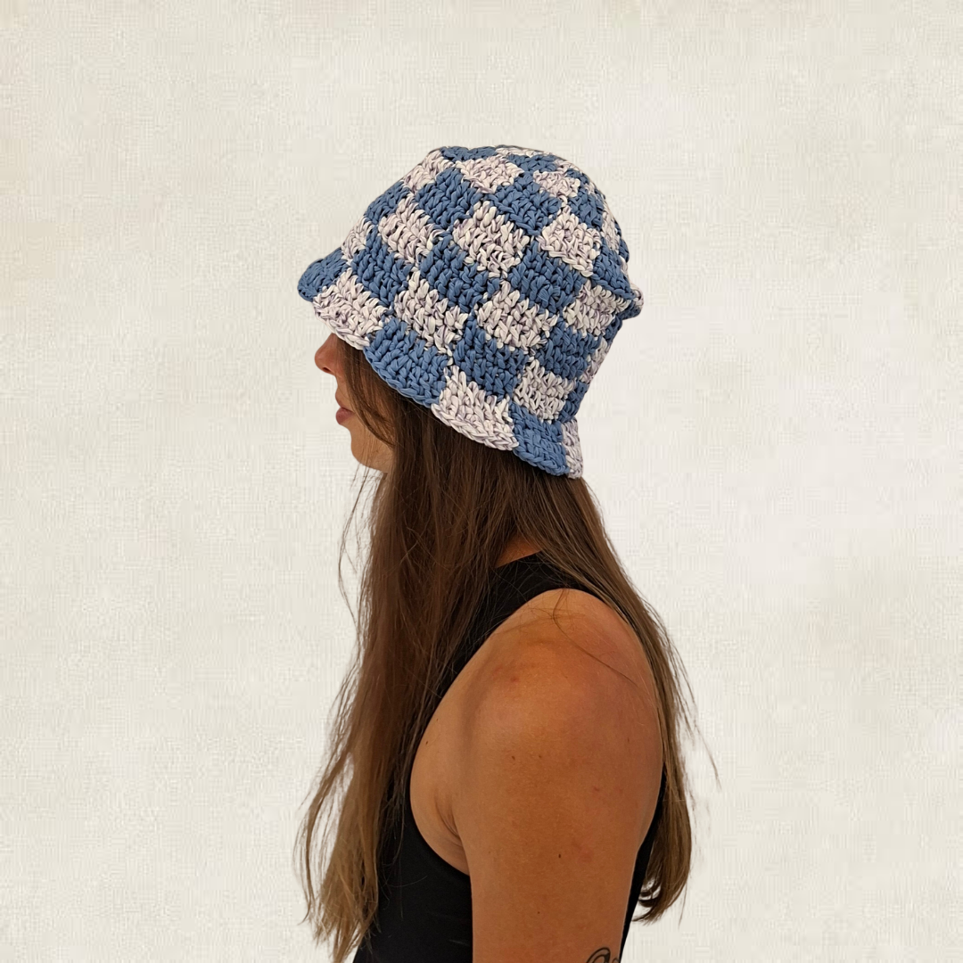 Checkered raffia bucket hat