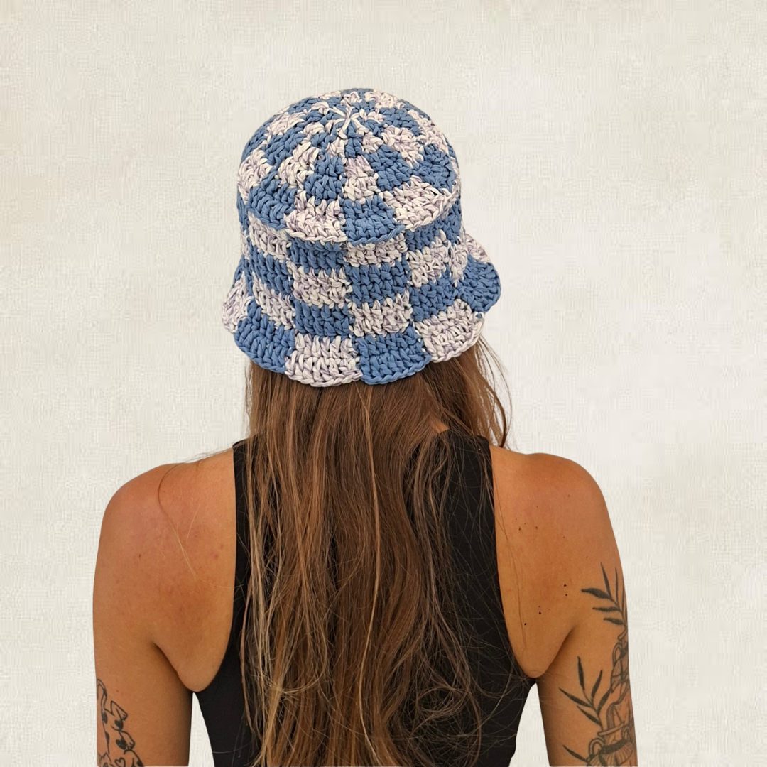 Checkered raffia bucket hat