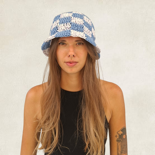 Checkered raffia bucket hat
