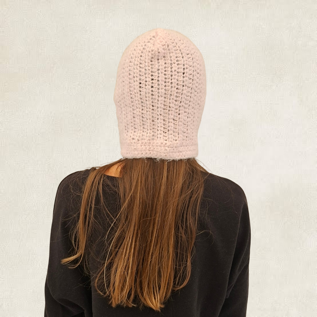 Cagoule à nouer rose en crochet