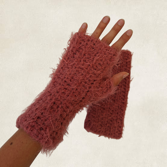 Mitaines roses en crochet