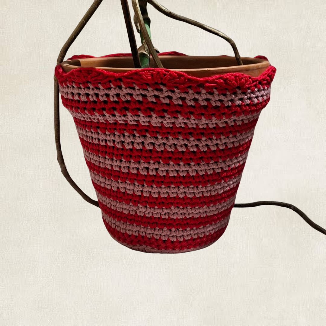 Cache-pot rayé en crochet
