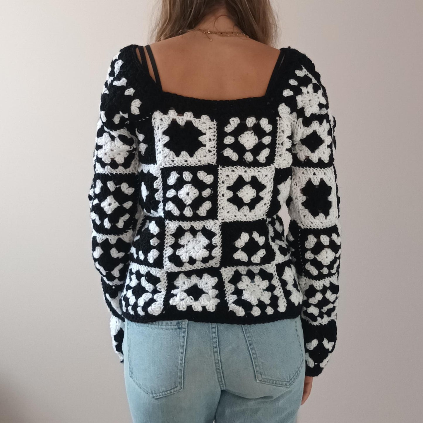Granny Square Sweater Crochet Pattern Black&White – PDF Crochet Pattern