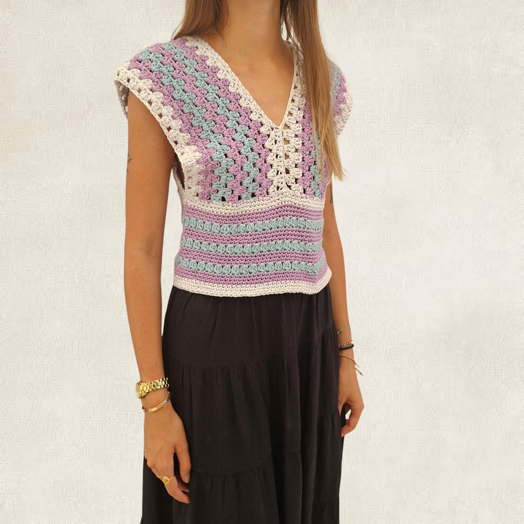 Top décolleté lilas en crochet